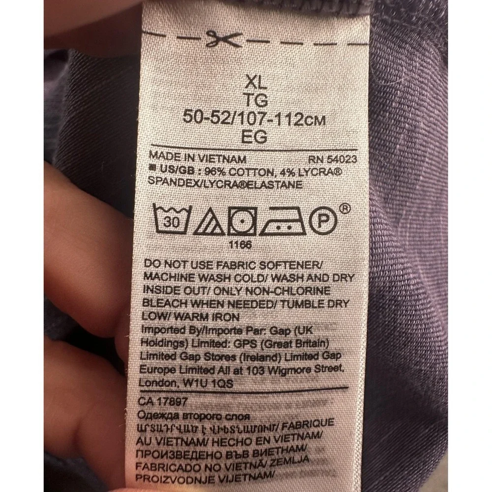 Banana Republic brand banana